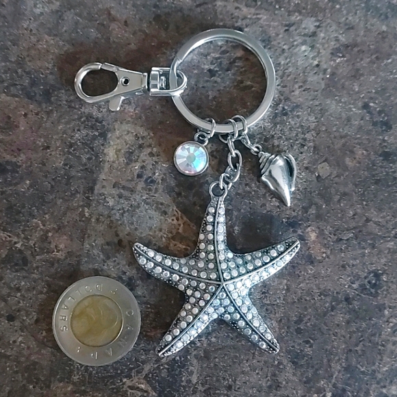 Starfish Rinstone Keychain - Picture 2 of 6
